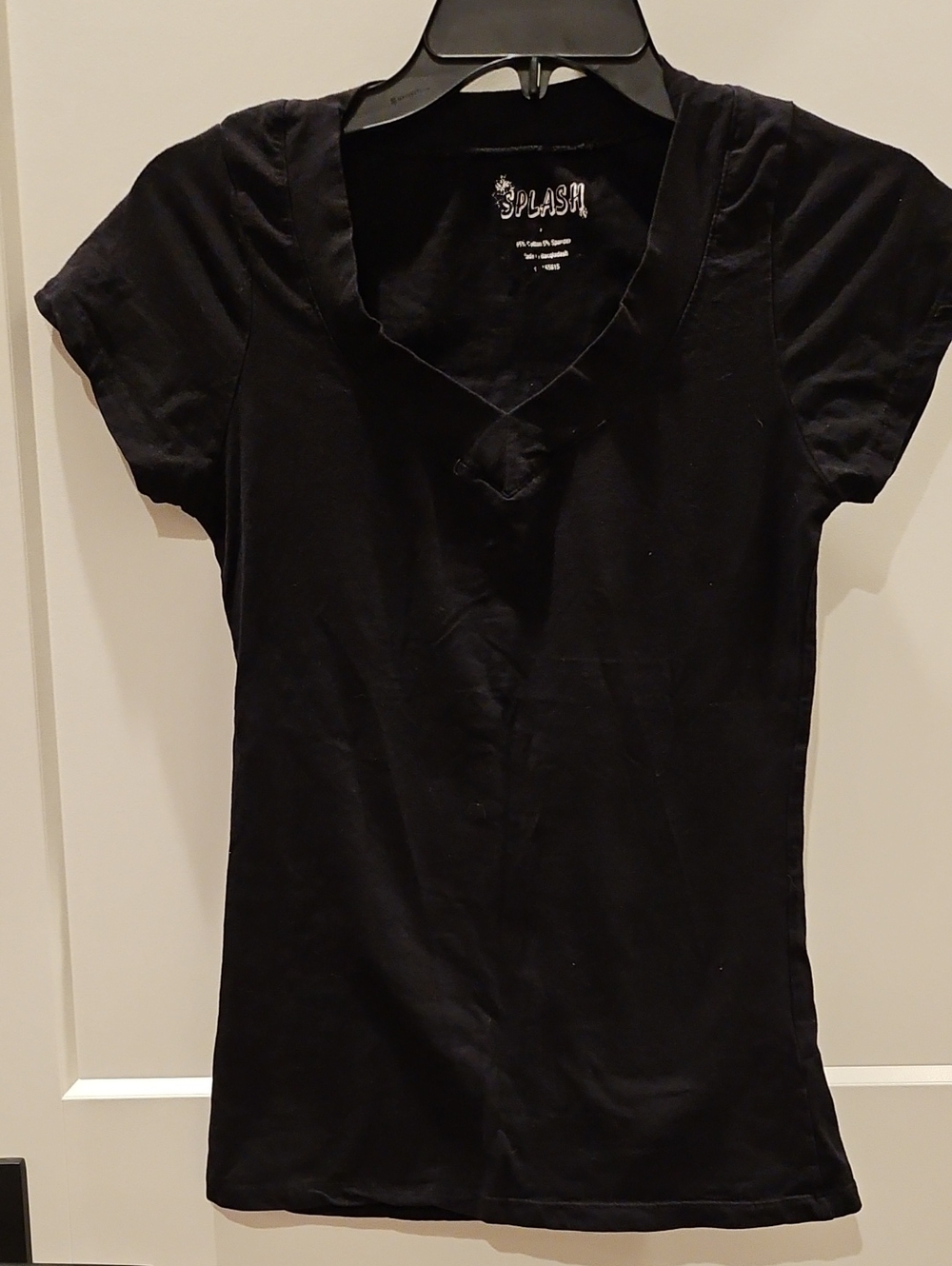 Splash Black V-Neck Short Sleeve Tee